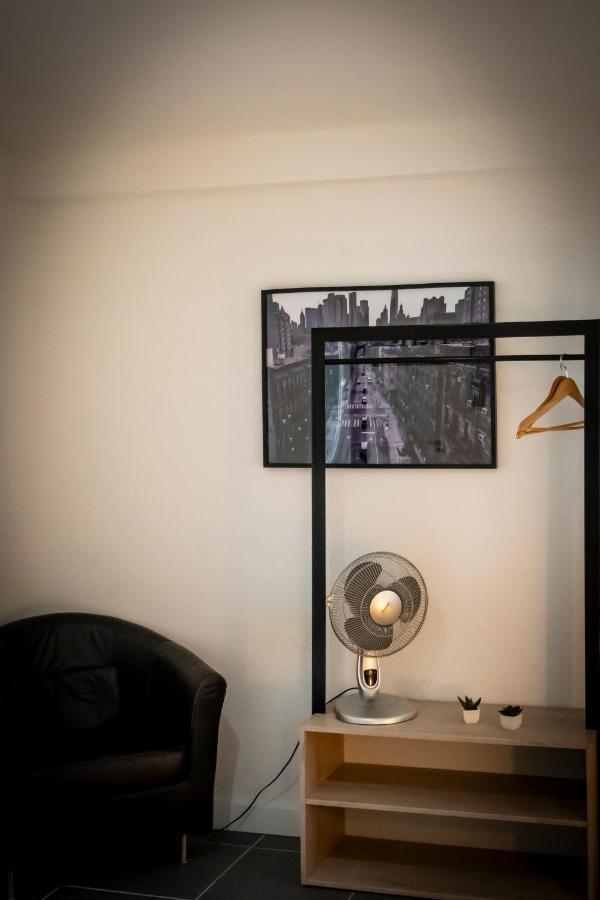Superbe Appartement Avec Patio Nîmes Eksteriør billede